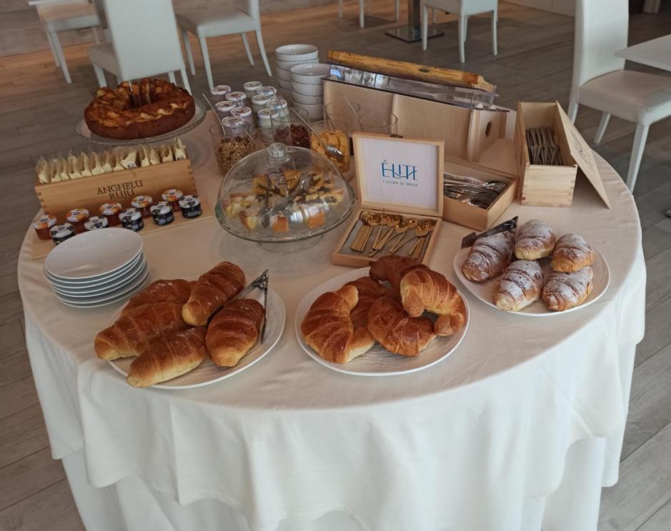 רוזטו דליי אברוצי Elite Boutique Hotel מראה חיצוני תמונה